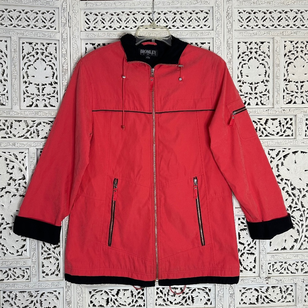 Vintage Bromley Sport red windbreaker outerwear hooded zip up‎ jacket size small